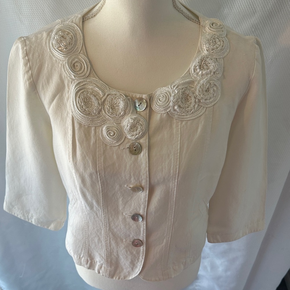 🌸 Ruby Rd. Petite Ivory Blazer with Floral Embellishments & Linen Blend, size 8P - Picture 9 of 13